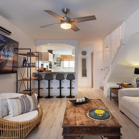 Tooker De La Playa Holiday home *